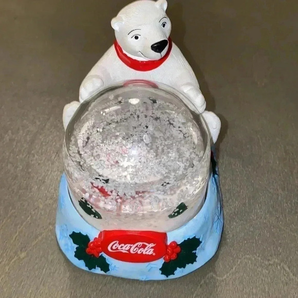 COCA Cola Snow Globe 2003 Hardees Collectable Holiday Gift Fast Shipping - Picture 5 of 10